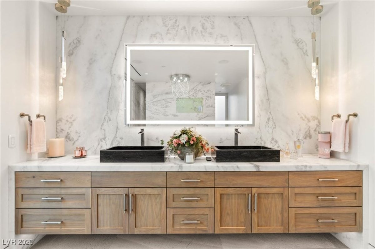 6,434 Sq. Ft. Mansion in Henderson, NV ($9,250,000)