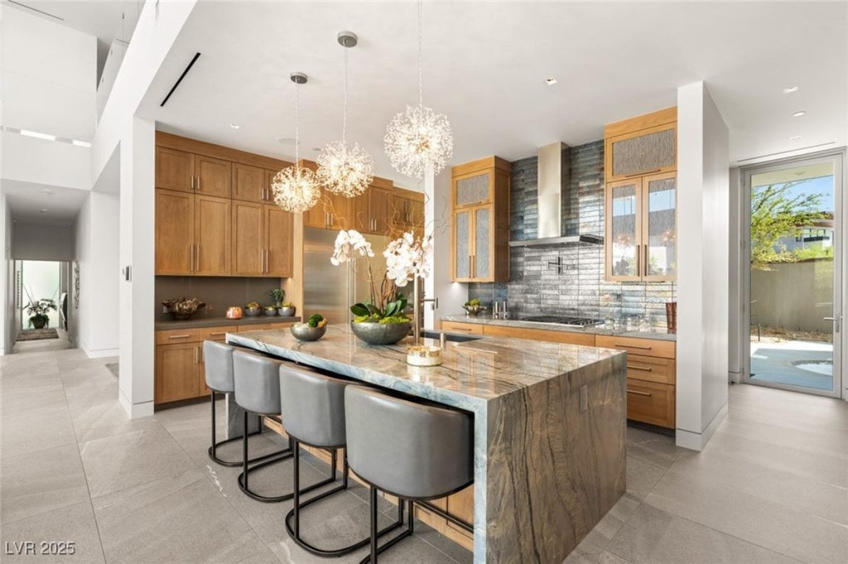 6,434 Sq. Ft. Mansion in Henderson, NV ($9,250,000)