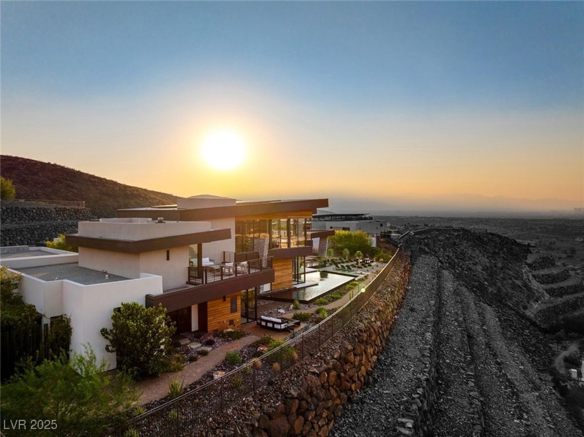 8,438 Sq. Ft. Mansion in Henderson, NV ($11,650,000)