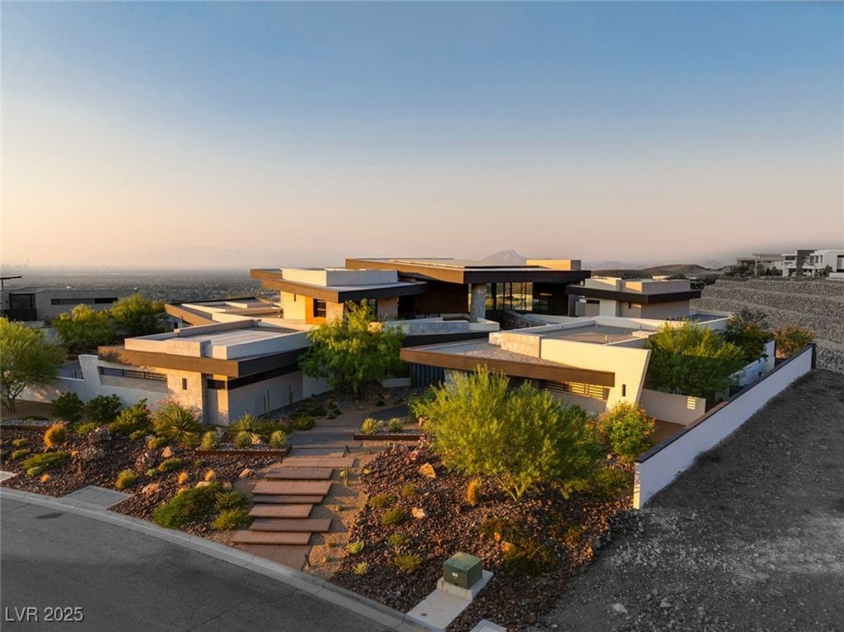 8,438 Sq. Ft. Mansion in Henderson, NV ($11,650,000)