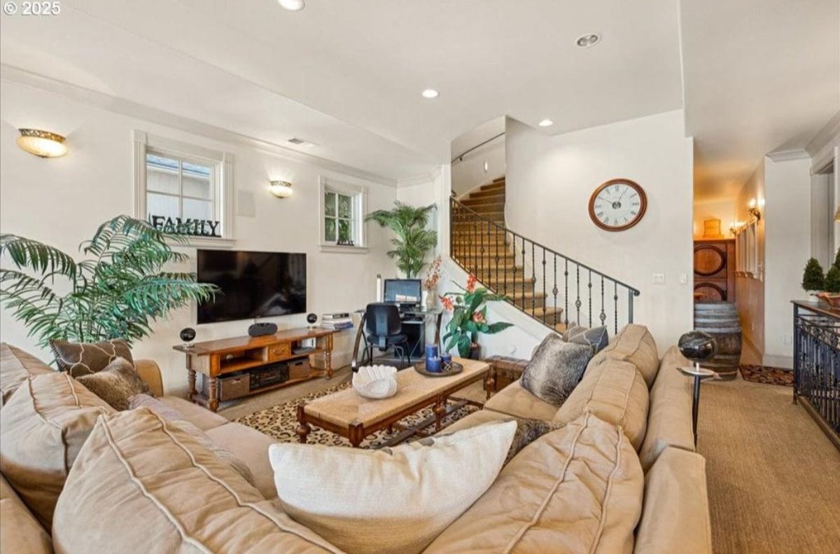 5,510 Sq. Ft. Mansion in Lake Oswego, OR ($5,995,000)