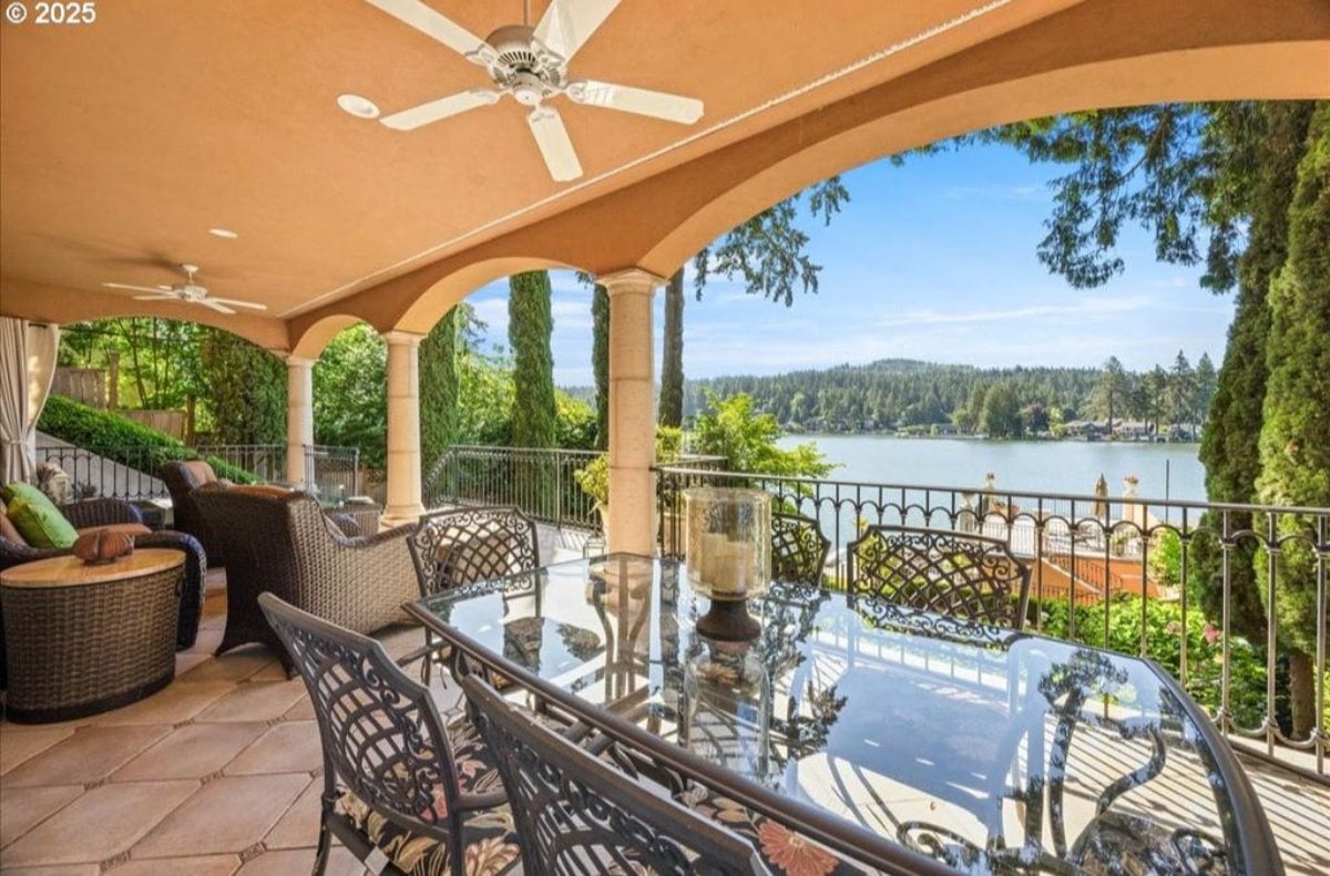 5,510 Sq. Ft. Mansion in Lake Oswego, OR ($5,995,000)