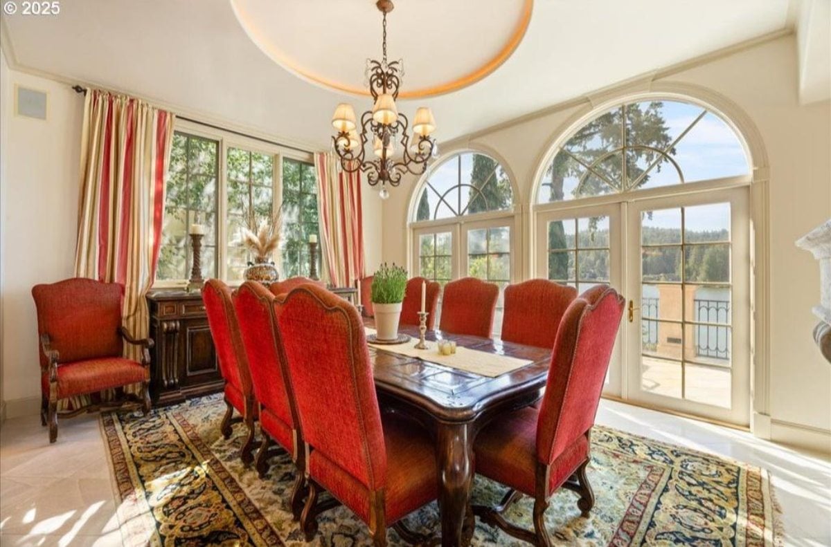5,510 Sq. Ft. Mansion in Lake Oswego, OR ($5,995,000)