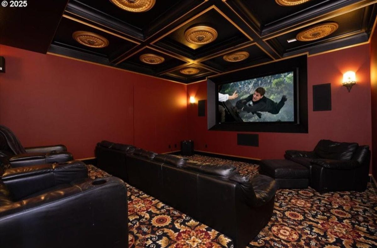 5,510 Sq. Ft. Mansion in Lake Oswego, OR ($5,995,000)