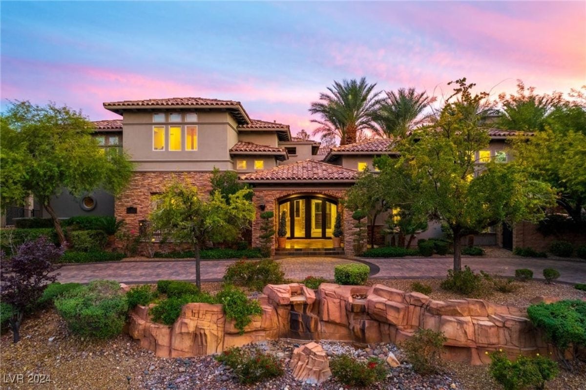 10,643 Sq. Ft. Mansion in Las Vegas, NV ($10,990,000)