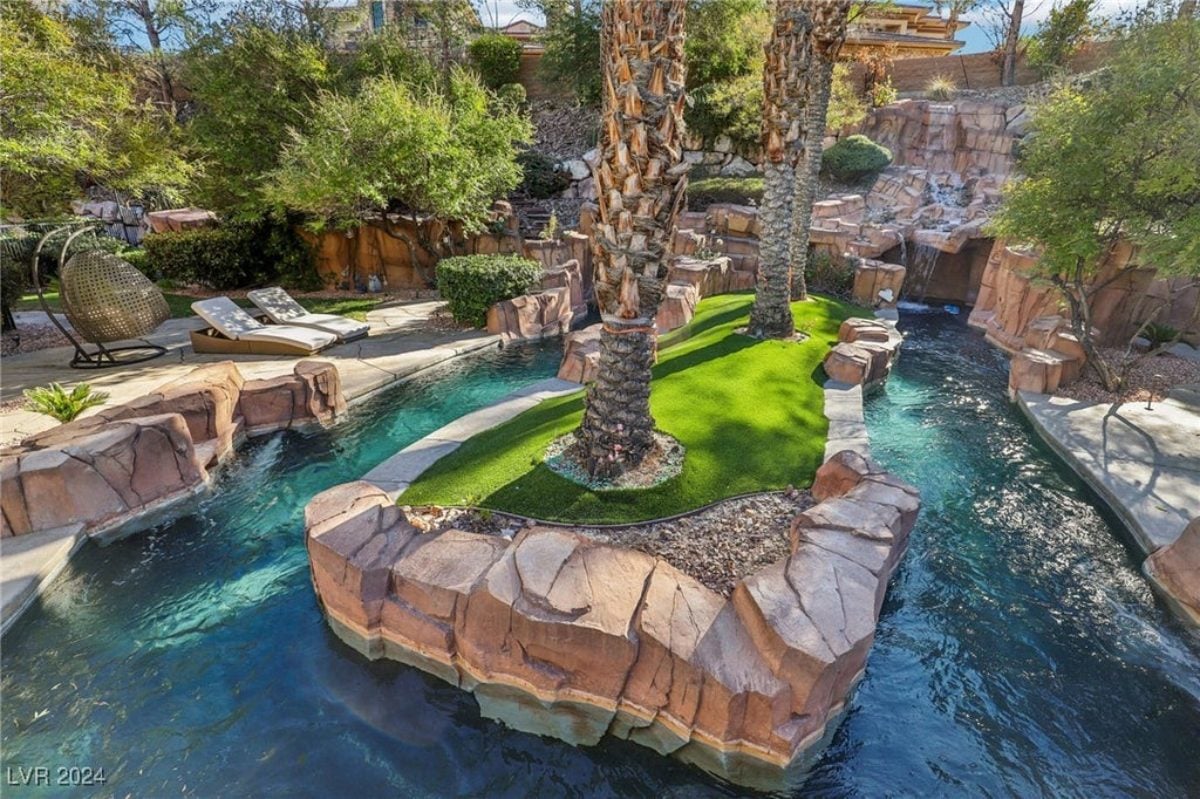 10,643 Sq. Ft. Mansion in Las Vegas, NV ($10,990,000)