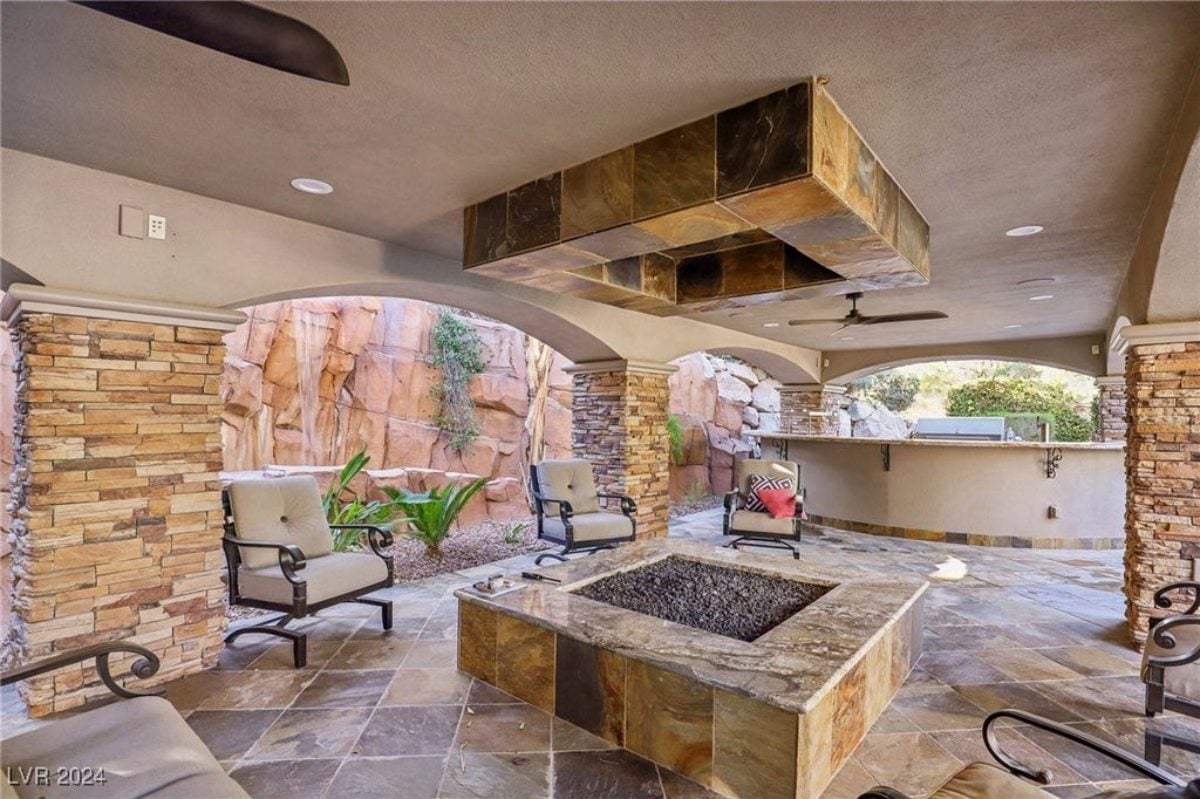 10,643 Sq. Ft. Mansion in Las Vegas, NV ($10,990,000)