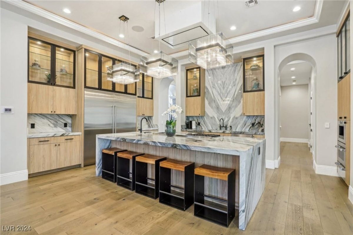 10,643 Sq. Ft. Mansion in Las Vegas, NV ($10,990,000)