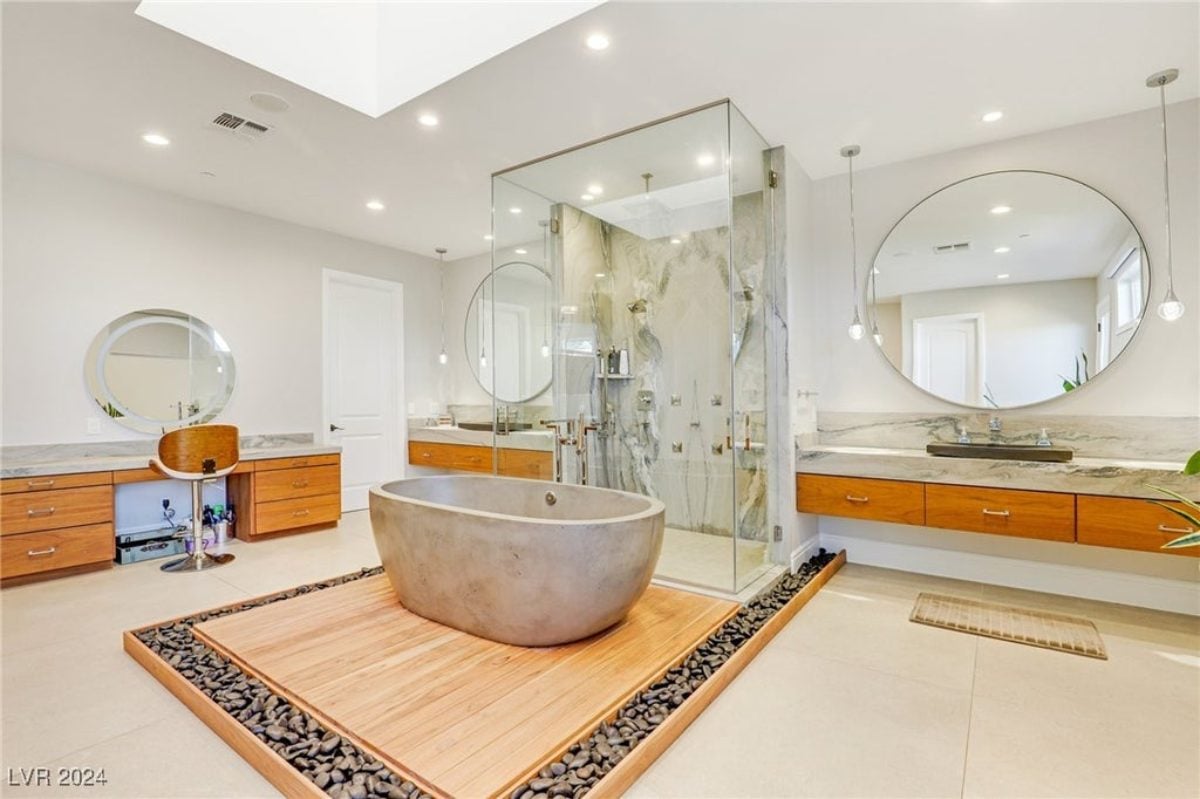 10,643 Sq. Ft. Mansion in Las Vegas, NV ($10,990,000)