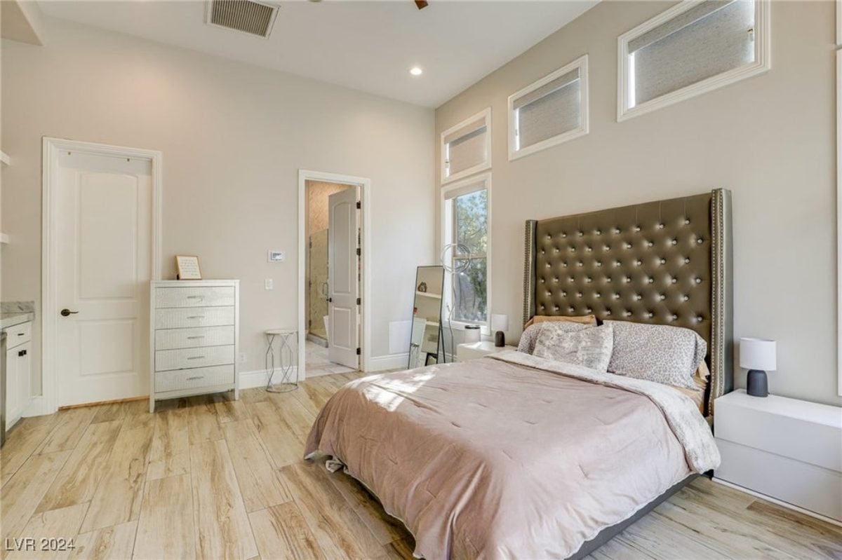 10,643 Sq. Ft. Mansion in Las Vegas, NV ($10,990,000)