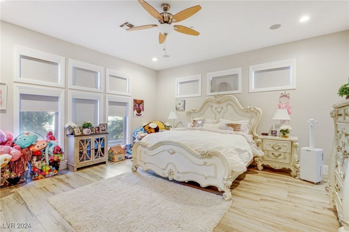 10,643 Sq. Ft. Mansion in Las Vegas, NV ($10,990,000)
