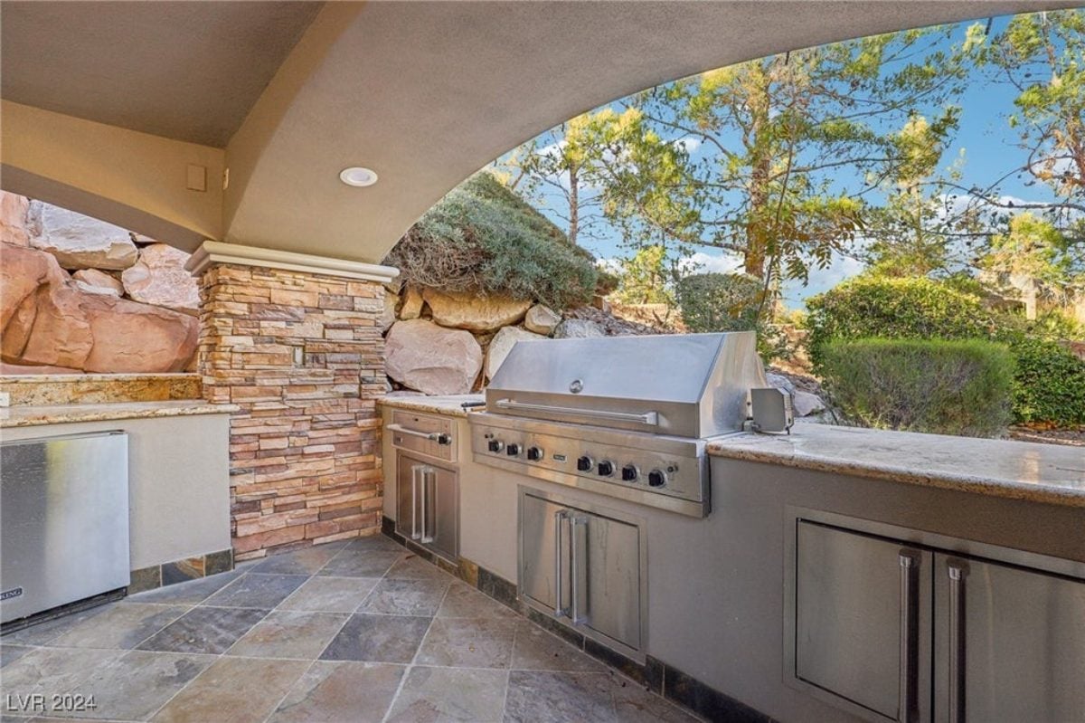 10,643 Sq. Ft. Mansion in Las Vegas, NV ($10,990,000)