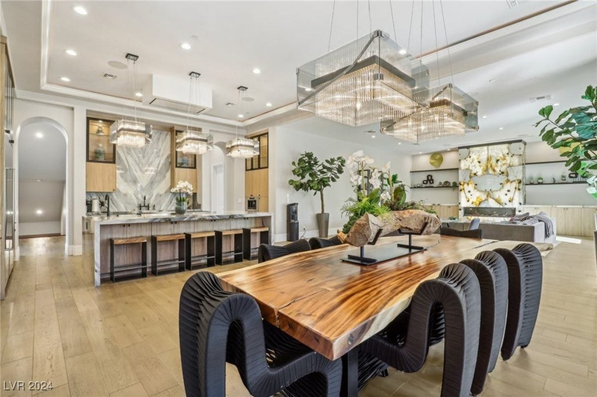 10,643 Sq. Ft. Mansion in Las Vegas, NV ($10,990,000)