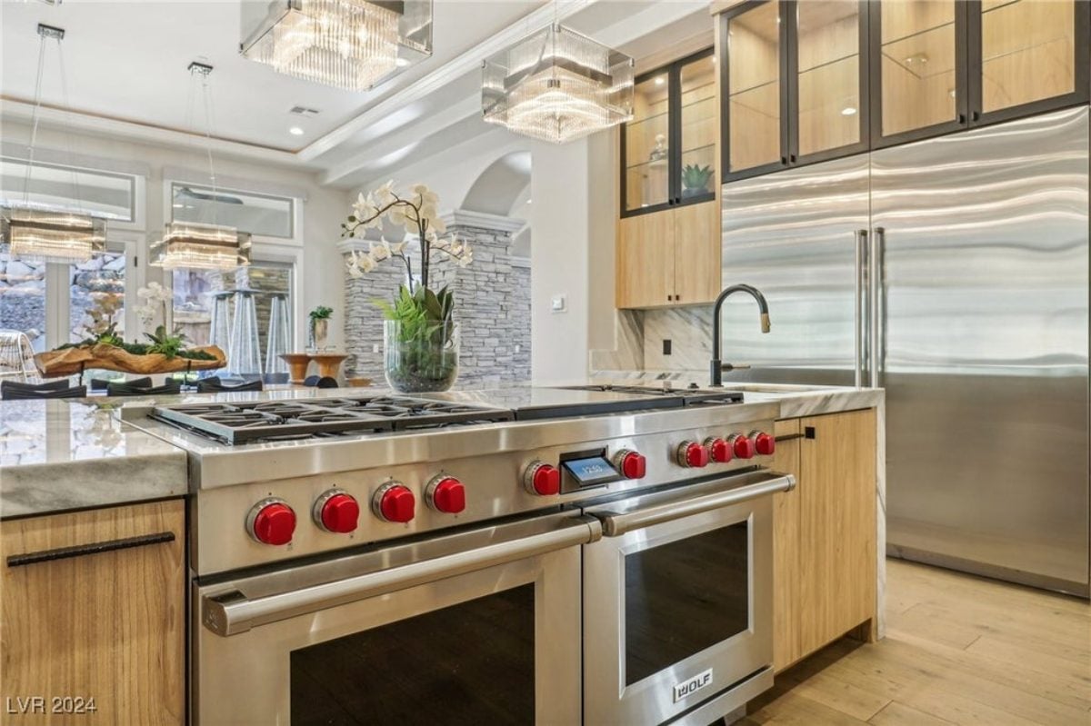 10,643 Sq. Ft. Mansion in Las Vegas, NV ($10,990,000)