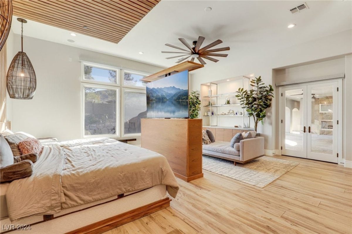 10,643 Sq. Ft. Mansion in Las Vegas, NV ($10,990,000)
