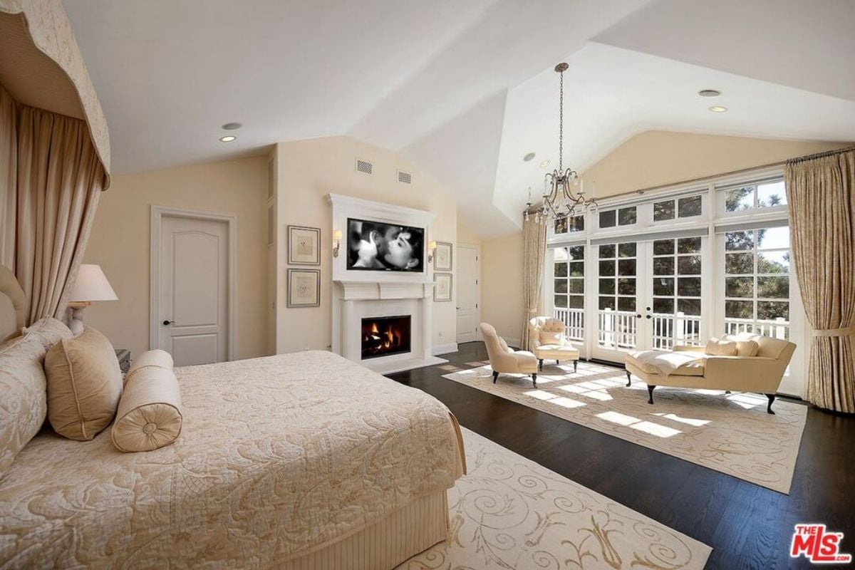 6,789 Sq. Ft. Mansion in Los Angeles, CA ($22,000,000)