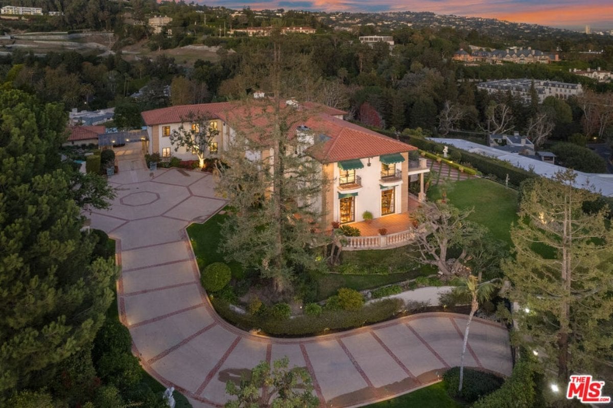 11,000 Sq. Ft. Mansion in Los Angeles, CA ($34,750,000)