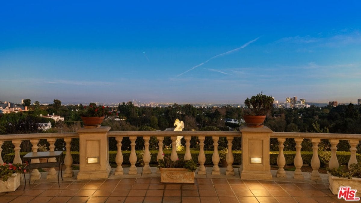 11,000 Sq. Ft. Mansion in Los Angeles, CA ($34,750,000)