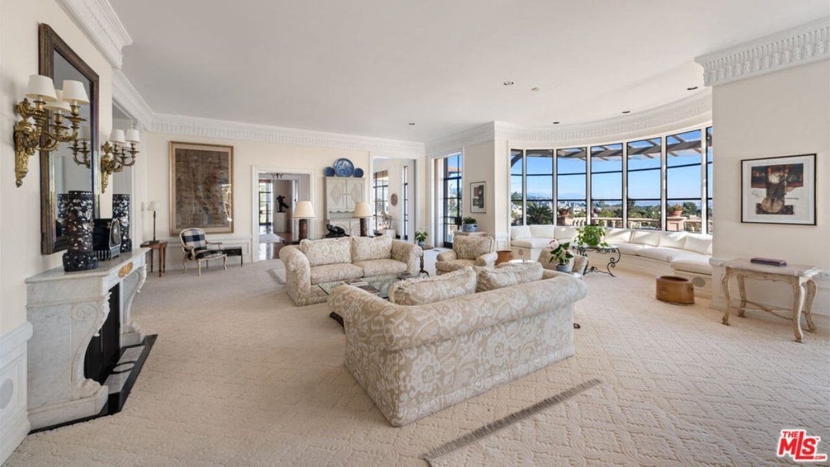 11,000 Sq. Ft. Mansion in Los Angeles, CA ($34,750,000)