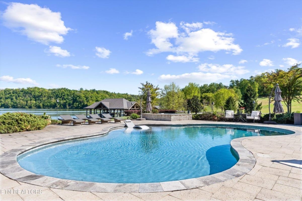 13,361 Sq. Ft. Mansion in Louisville, TN ($7,950,000)