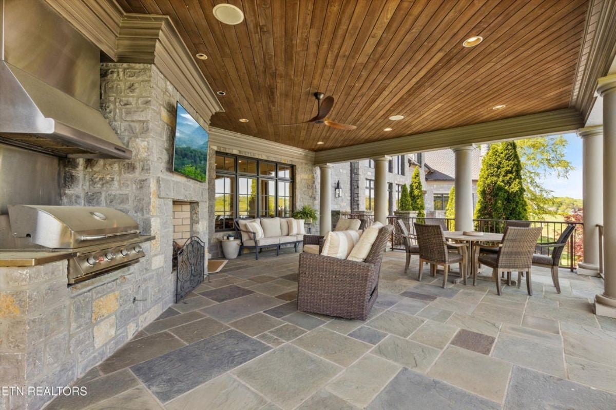 13,361 Sq. Ft. Mansion in Louisville, TN ($7,950,000)