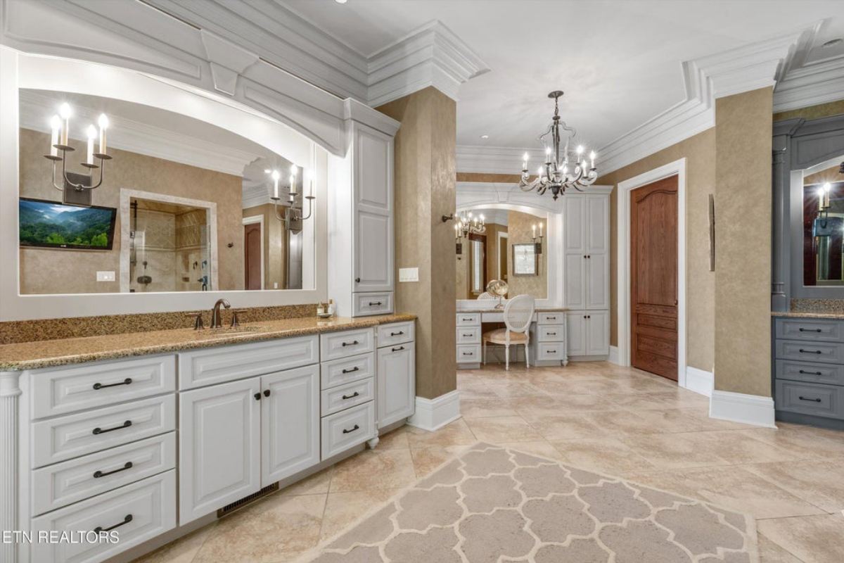 13,361 Sq. Ft. Mansion in Louisville, TN ($7,950,000)