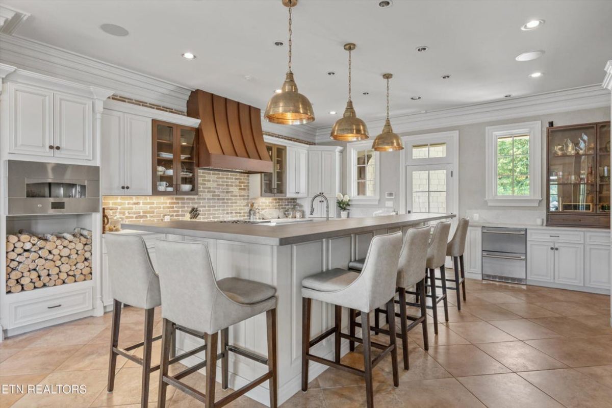 13,361 Sq. Ft. Mansion in Louisville, TN ($7,950,000)