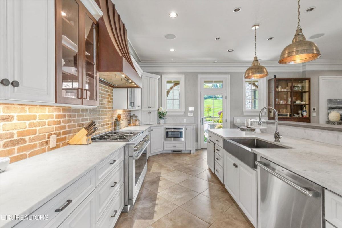 13,361 Sq. Ft. Mansion in Louisville, TN ($7,950,000)