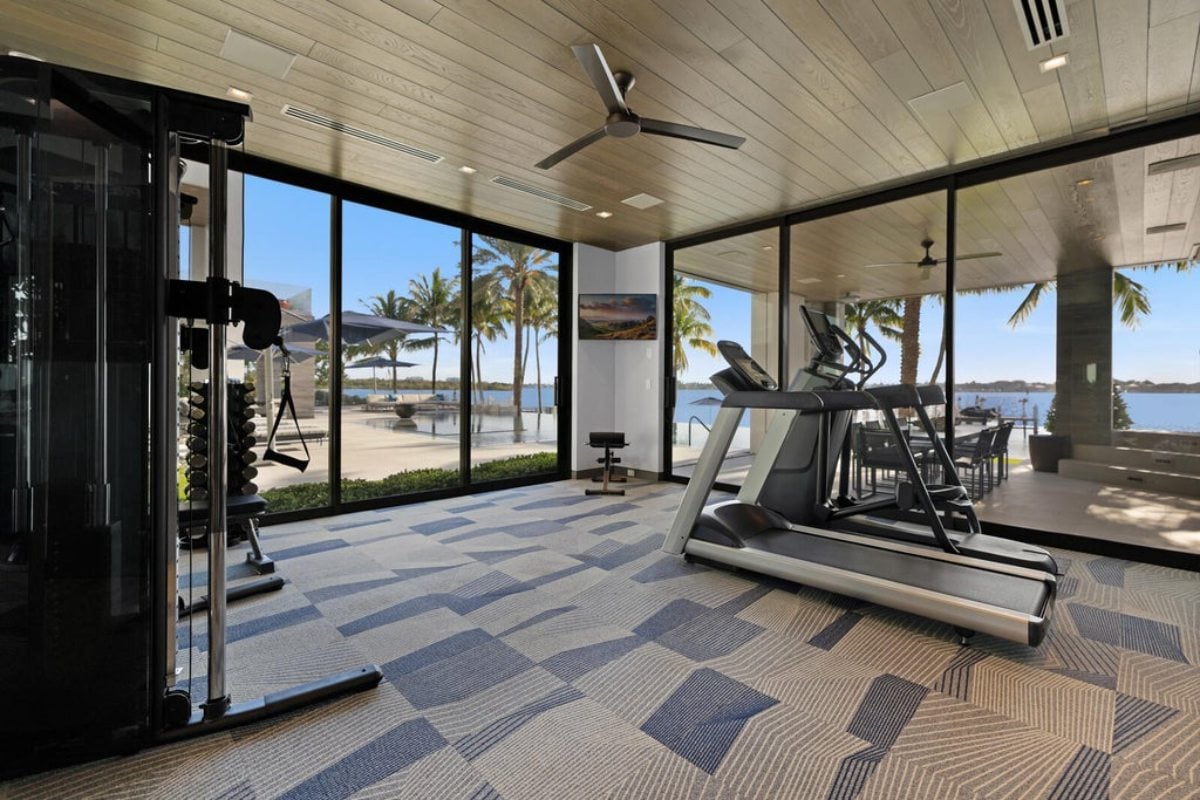 16,582 Sq. Ft. Mansion in Manalapan, FL ($84,888,000)