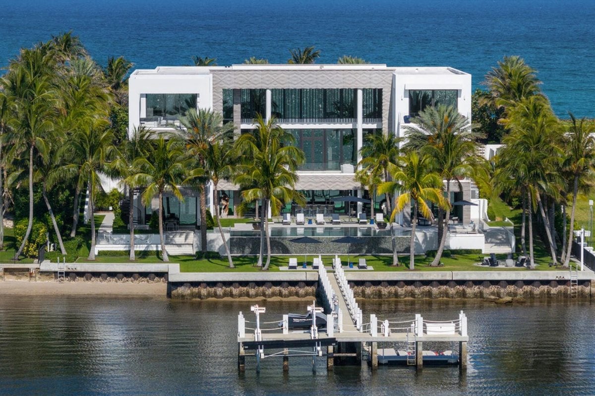 16,582 Sq. Ft. Mansion in Manalapan, FL ($84,888,000)