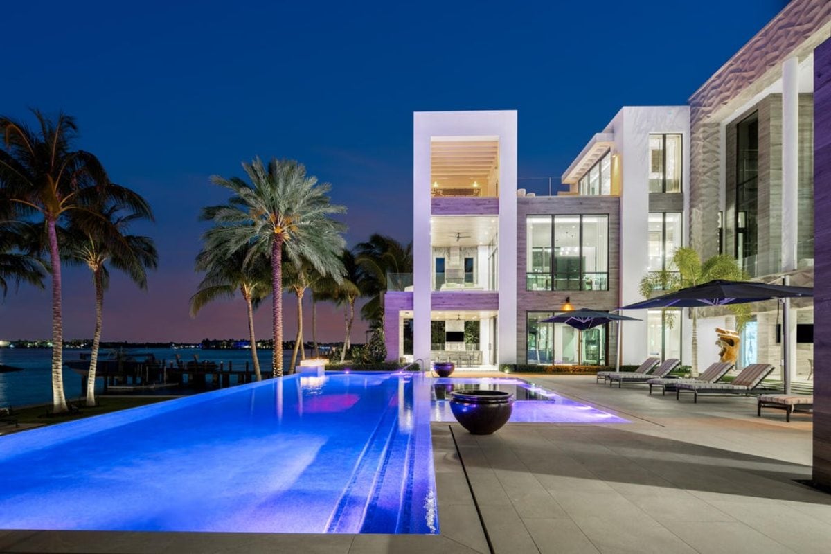 16,582 Sq. Ft. Mansion in Manalapan, FL ($84,888,000)