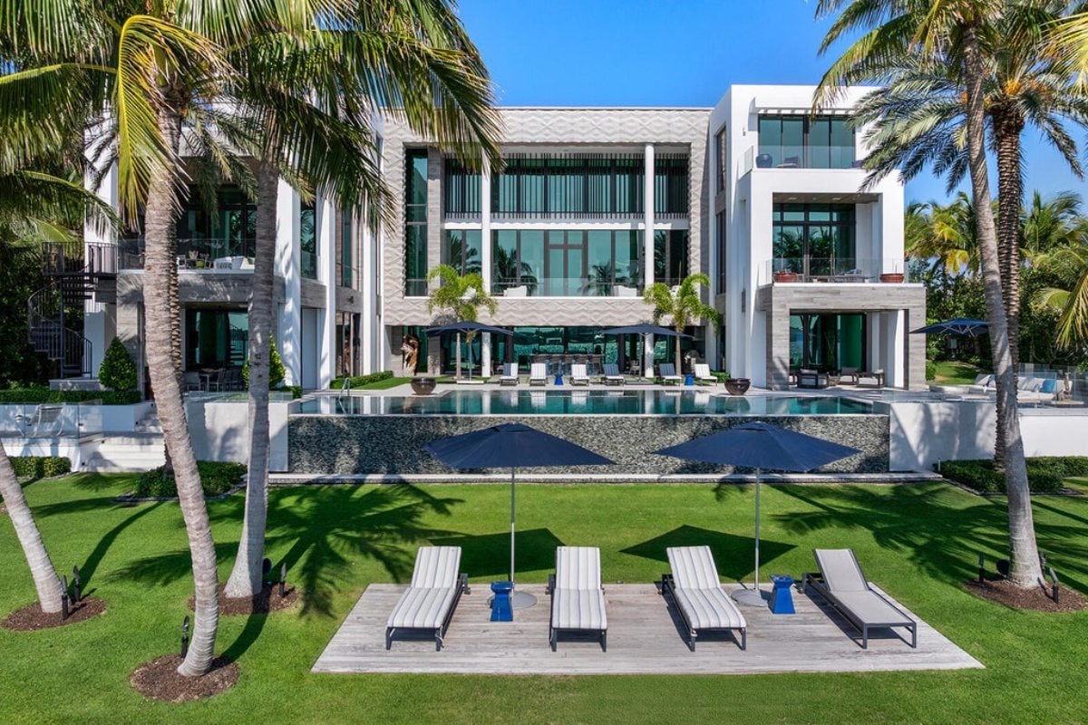 16,582 Sq. Ft. Mansion in Manalapan, FL ($84,888,000)