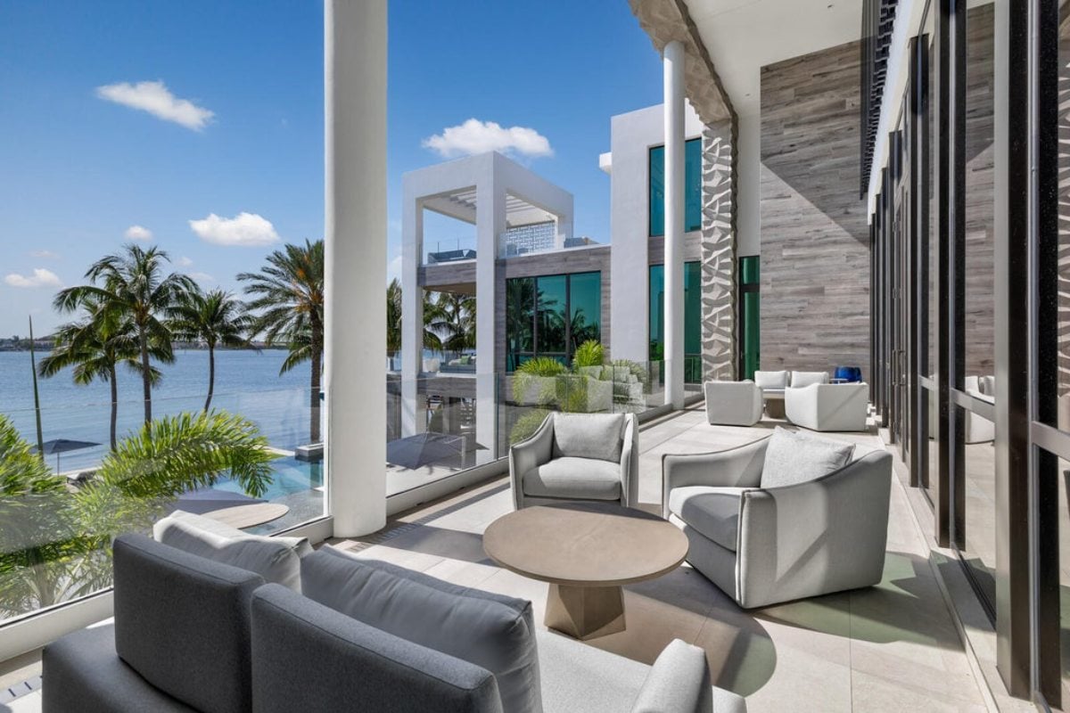 16,582 Sq. Ft. Mansion in Manalapan, FL ($84,888,000)