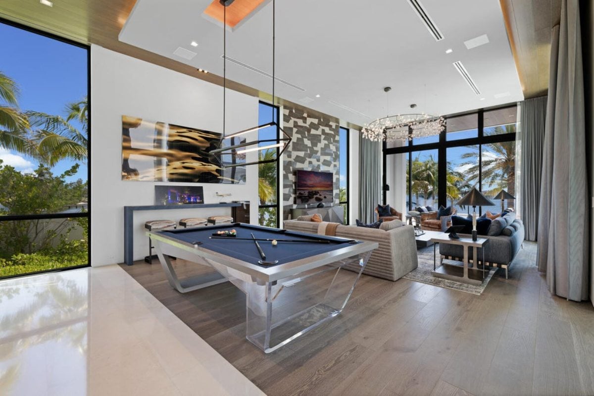 16,582 Sq. Ft. Mansion in Manalapan, FL ($84,888,000)