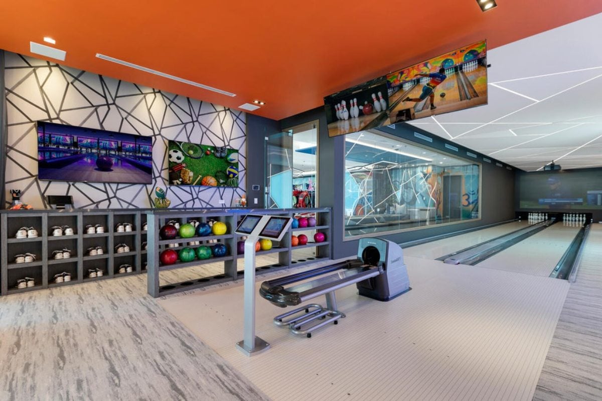 16,582 Sq. Ft. Mansion in Manalapan, FL ($84,888,000)