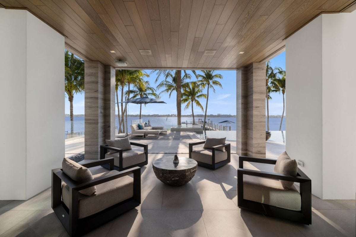 16,582 Sq. Ft. Mansion in Manalapan, FL ($84,888,000)