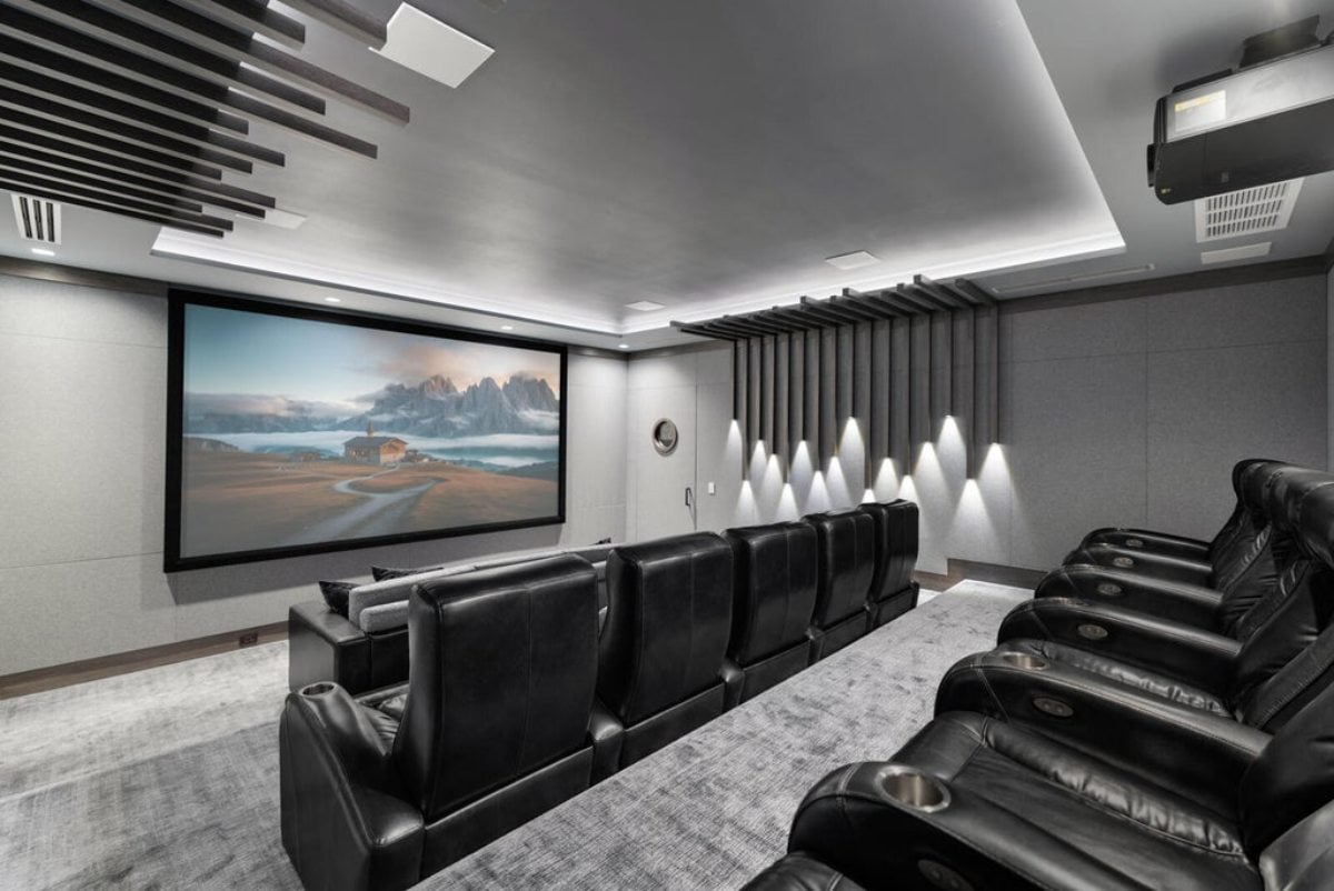 16,582 Sq. Ft. Mansion in Manalapan, FL ($84,888,000)