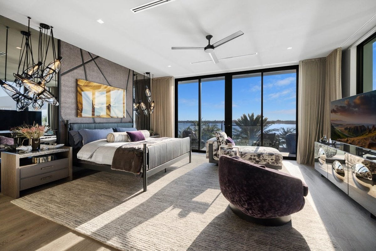 16,582 Sq. Ft. Mansion in Manalapan, FL ($84,888,000)