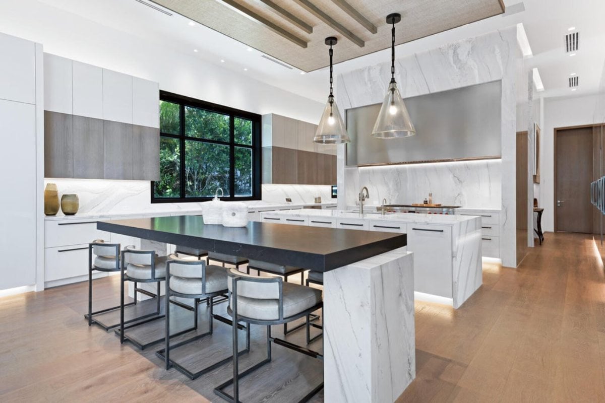 16,582 Sq. Ft. Mansion in Manalapan, FL ($84,888,000)