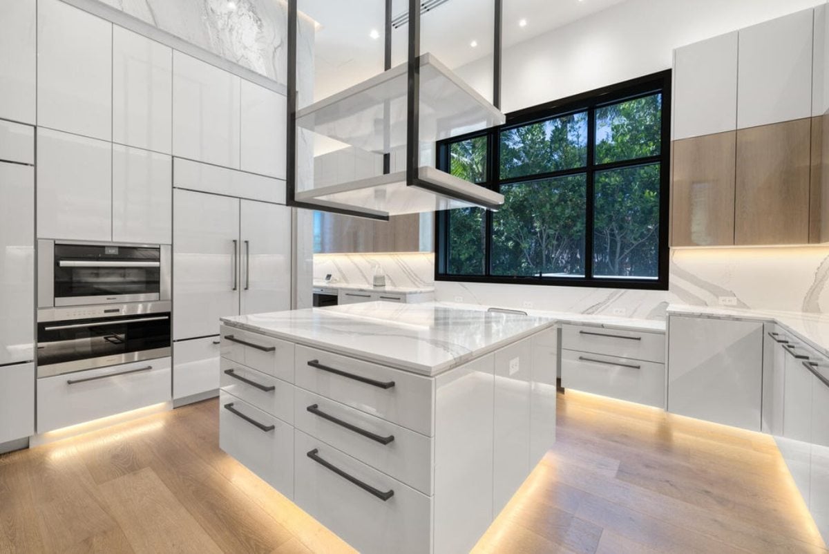 16,582 Sq. Ft. Mansion in Manalapan, FL ($84,888,000)