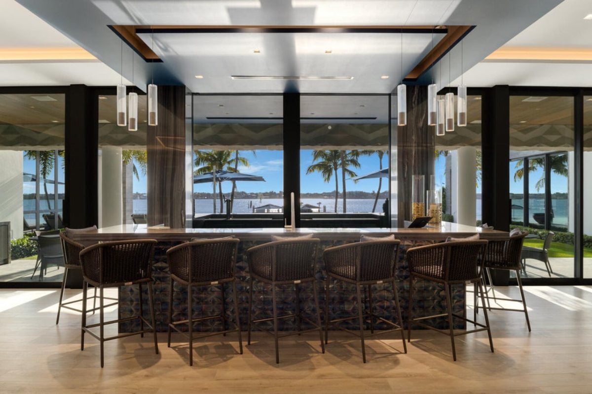 16,582 Sq. Ft. Mansion in Manalapan, FL ($84,888,000)