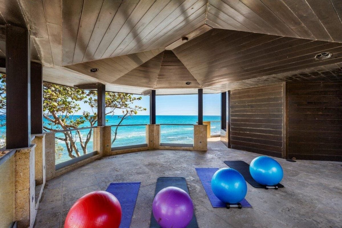 29,485 Sq. Ft. Mansion in Manalapan, FL ($150,000,000)
