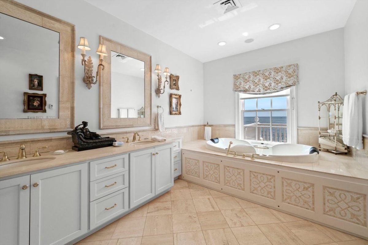 9,586 Sq. Ft. Mansion in Marblehead, MA ($18,000,000)