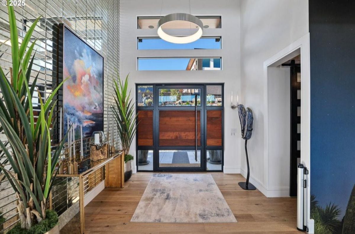 8,293 Sq. Ft. Mansion in Medford, OR ($7,900,000)