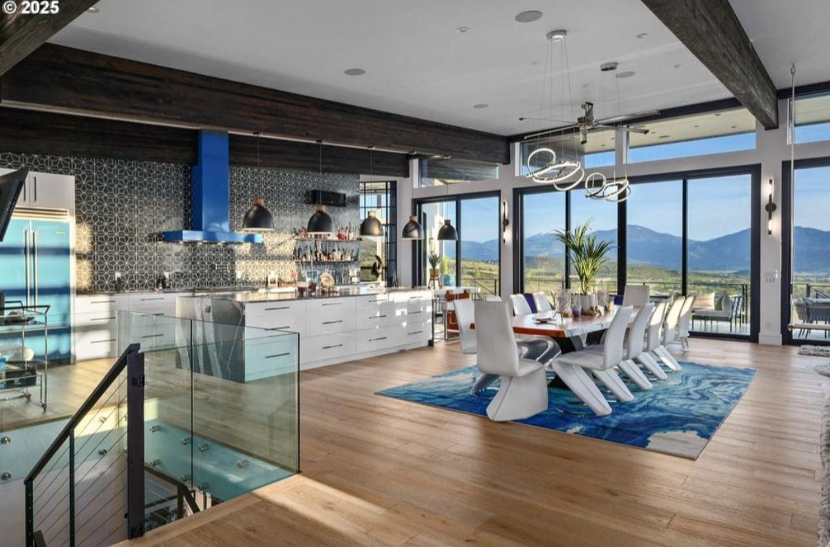 8,293 Sq. Ft. Mansion in Medford, OR ($7,900,000)