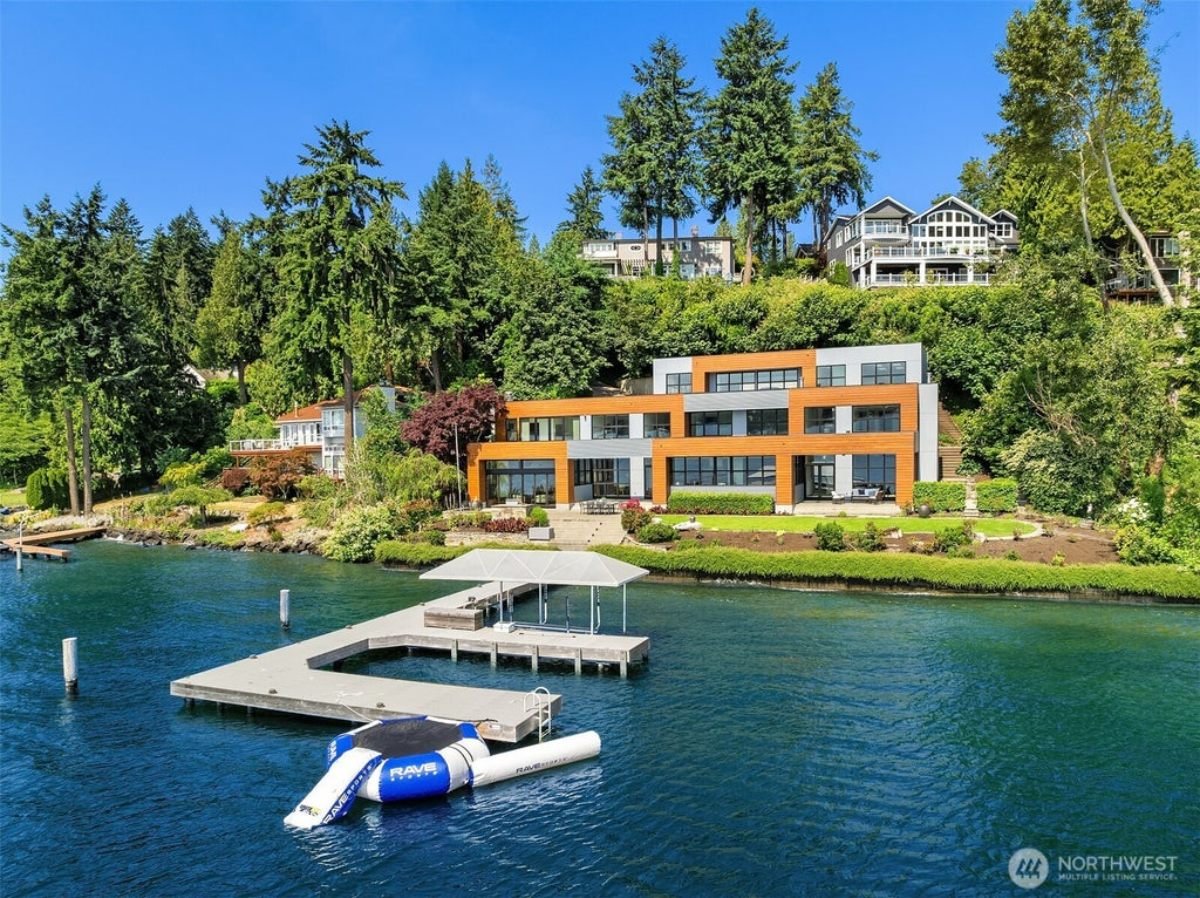 6,117 Sq. Ft. Mansion in Mercer Island, WA ($10,850,000)