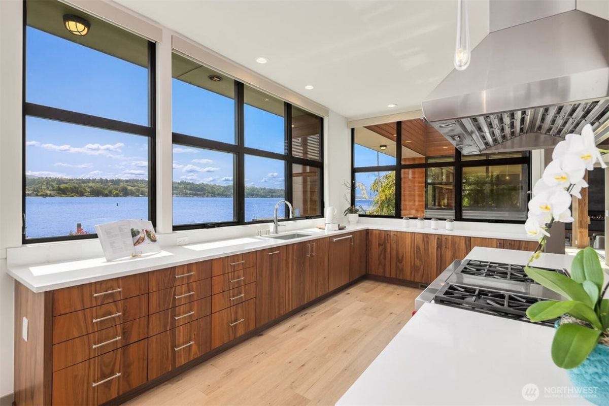 6,117 Sq. Ft. Mansion in Mercer Island, WA ($10,850,000)