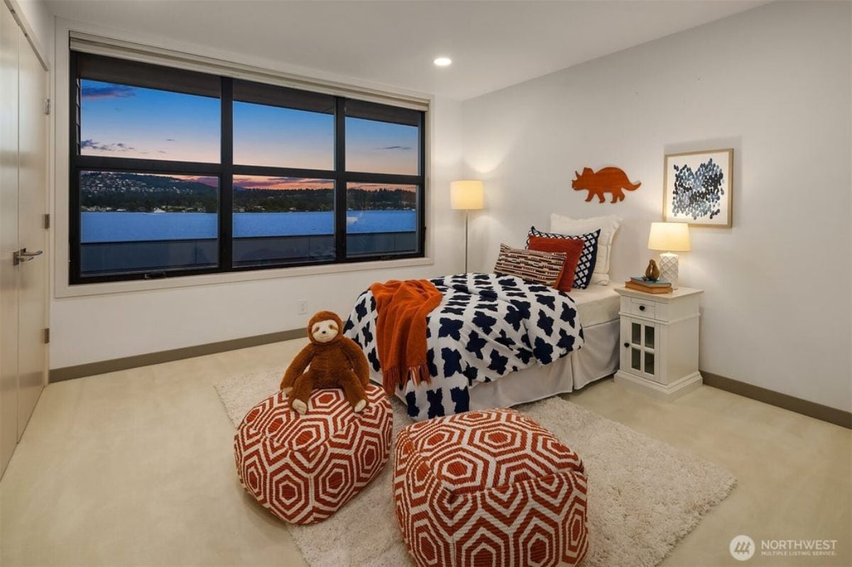 6,117 Sq. Ft. Mansion in Mercer Island, WA ($10,850,000)v