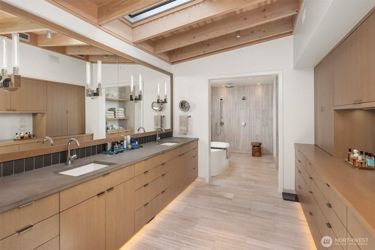 4,632 Sq. Ft. Mansion in Mercer Island, WA ($11,500,000)