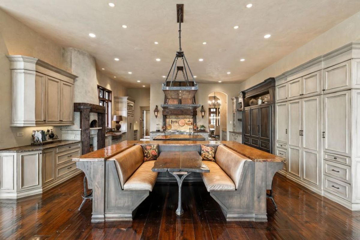 22,048 Sq. Ft. Mansion in Milton, GA ($9,950,000)
